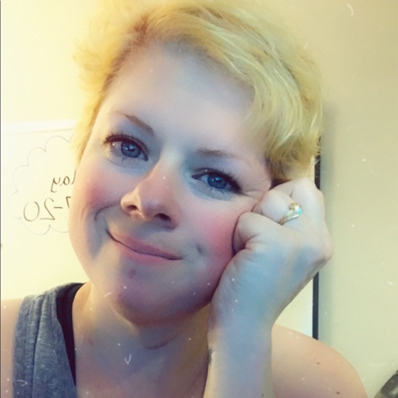 Meet your Posher, Chrissy - Picture 5 of 9